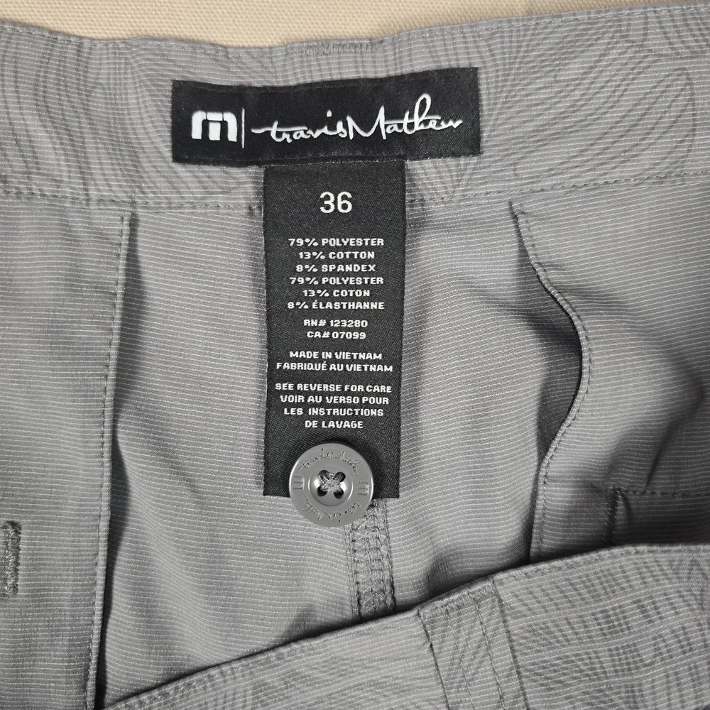Men's TRAVIS MATHEW Gray Floral Flat Front Shorts Size 36 Stretch Performance